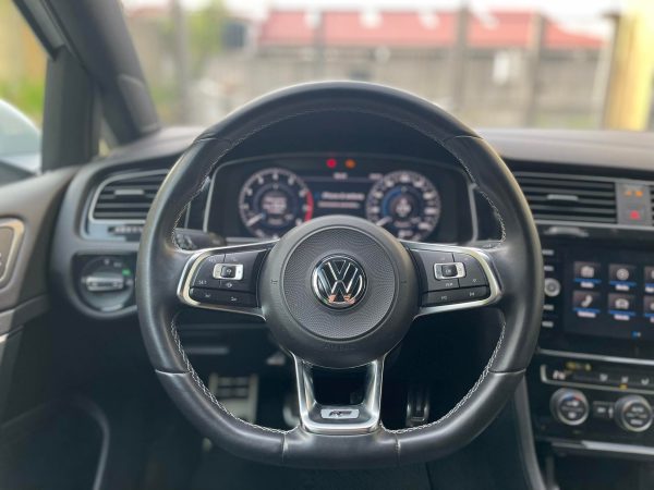 Volkswagen Golf 1.5 TSI ACT 5p. Sport BlueMotion Te R Line Cockpit
