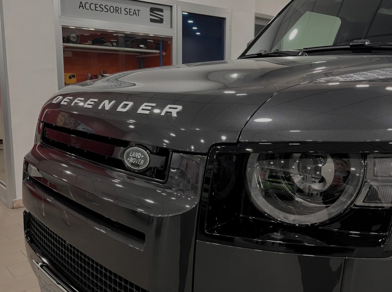 Land Rover Defender 90 3.0d i6 mhev